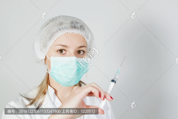 帶著面罩和面具的護(hù)士。
