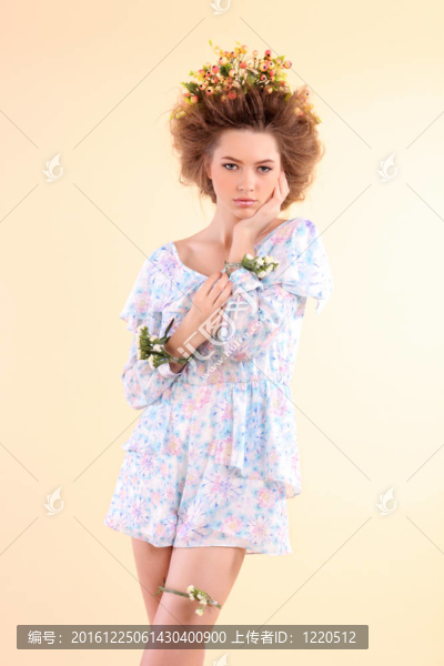 美麗的女人與鮮花