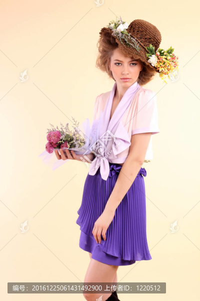 美麗的女人與鮮花
