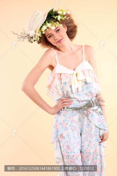 美麗的女人與鮮花