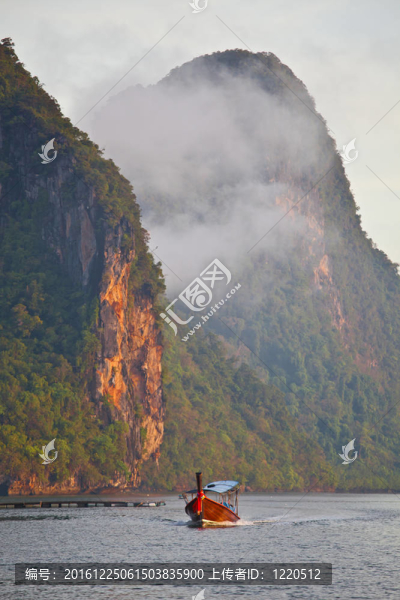 海上船
