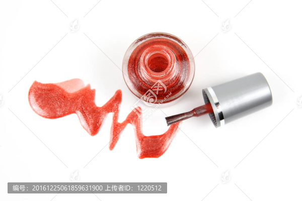 紅色的指甲油與閃光