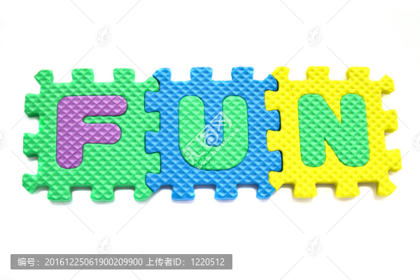 白色背景字母拼圖拼圖