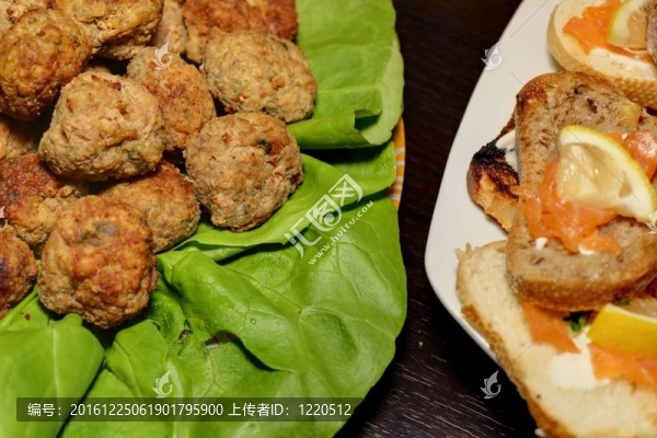 牛肉丸子和鮭魚