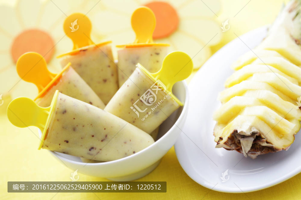 菠蘿冰淇淋