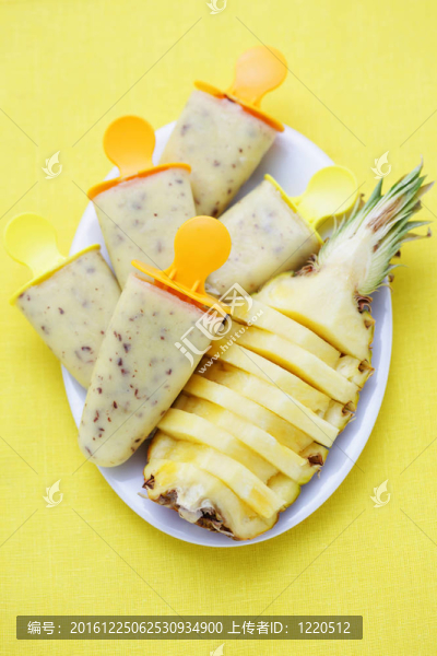 菠蘿冰淇淋