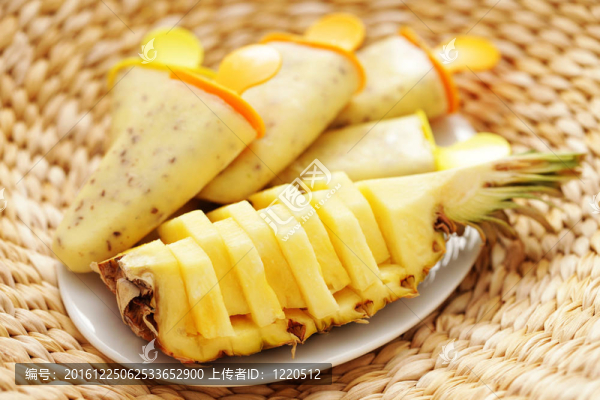 菠蘿冰淇淋
