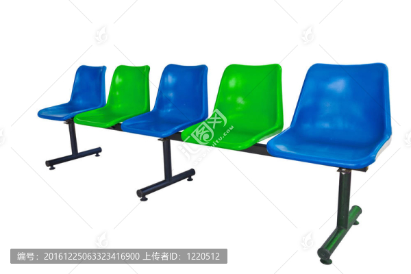 在白色背景上隔離的公共汽車站的塑料椅子