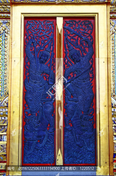 門(mén)上的泰國(guó)藝術(shù)。