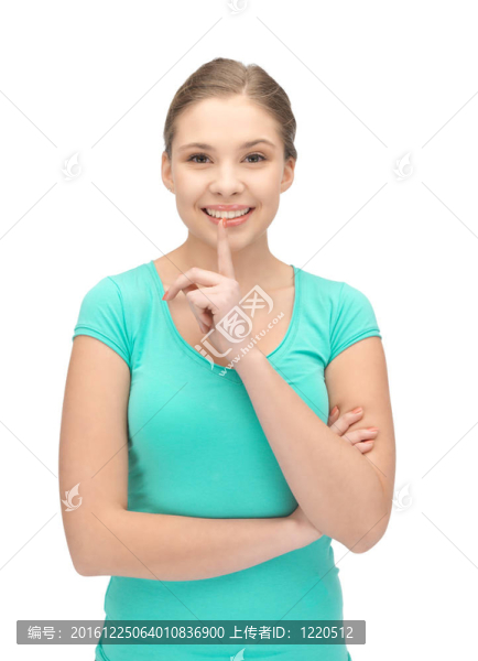 手指在嘴唇
