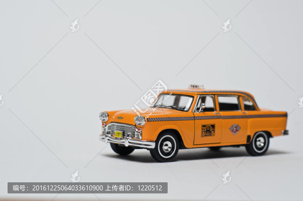 玩具的黃色出租車