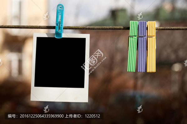 空白的即時(shí)照片-匯圖網(wǎng) www.fosd68.com 空白的即時(shí)照片