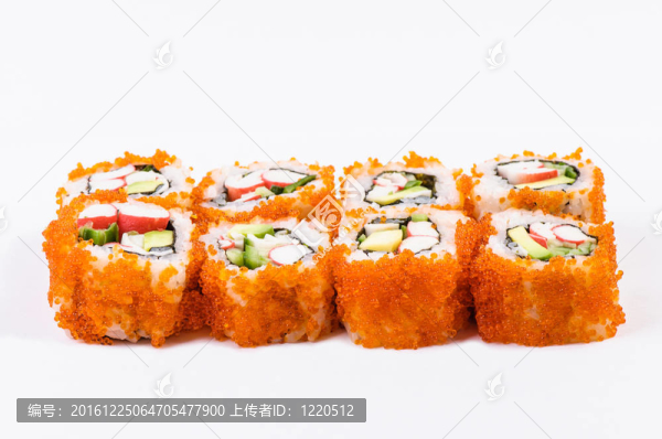 蟹肉鱷梨和紅魚子醬粟實集；