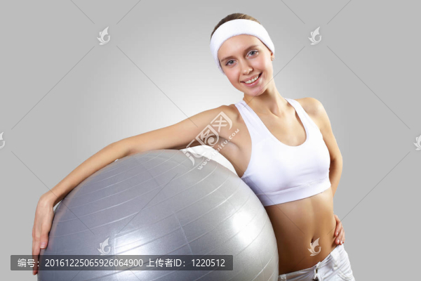 穿運動服的年輕漂亮女人
