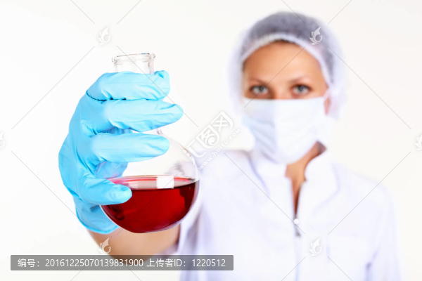 化學實驗室的女科學家