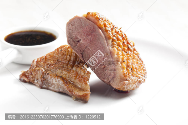 炒醬蜂蜜鴨胸；紅酒醋和紅葡萄酒