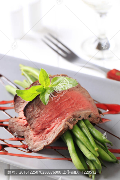 烤牛肉串豆