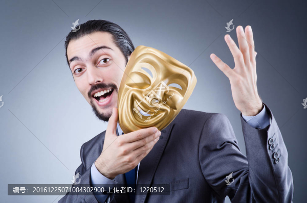 商人用面具掩飾自己的身份