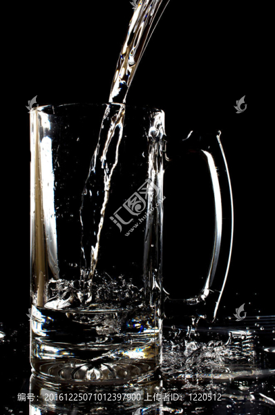 啤酒杯
