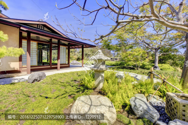 圣地亞哥的日本花園與房子結(jié)構(gòu)。