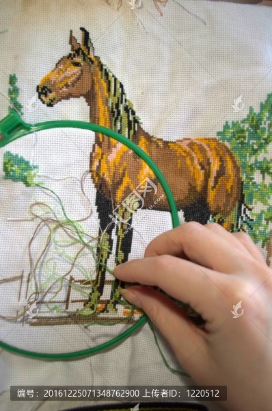 刺繡匕首-馬