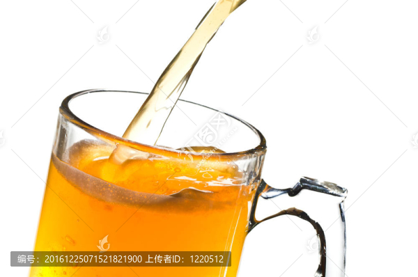 啤酒倒