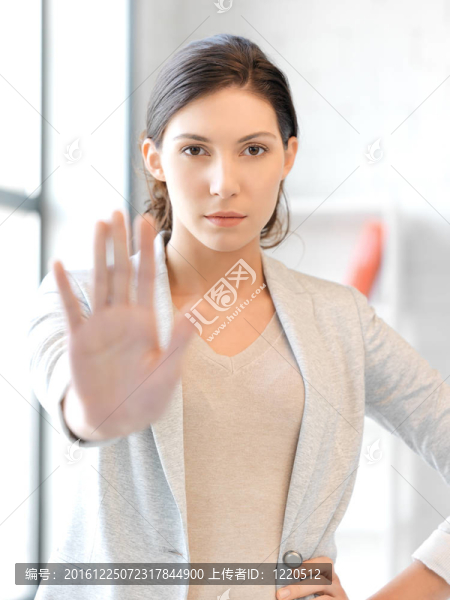 女人做停止手勢(shì)