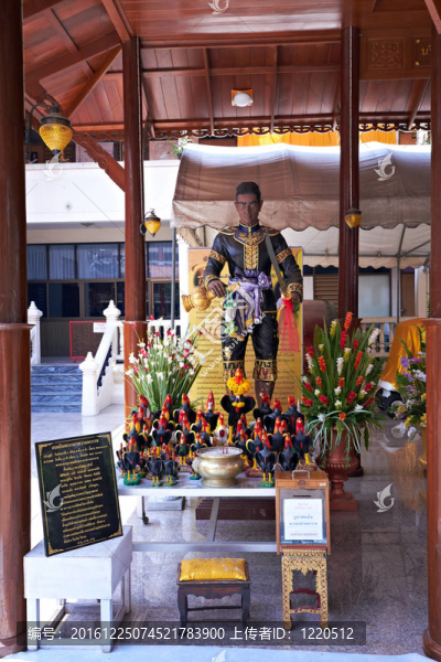 在intharawihan寺廟塑像
