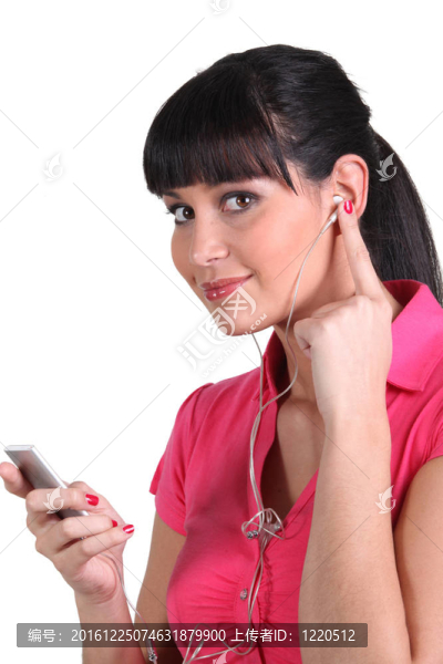 女人聽音樂MP3播放器