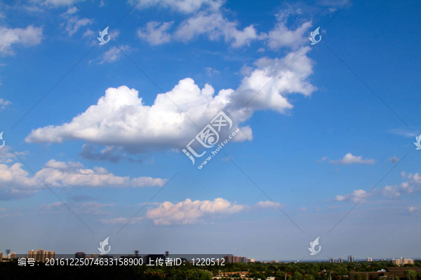 夏日的天空