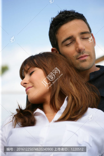 一個(gè)昏昏欲睡的夫婦