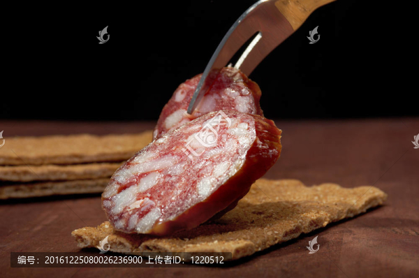 意大利臘腸和面包
