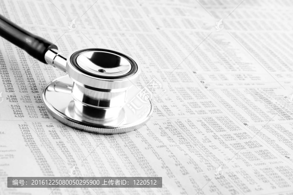 在財經(jīng)報紙的聽診器