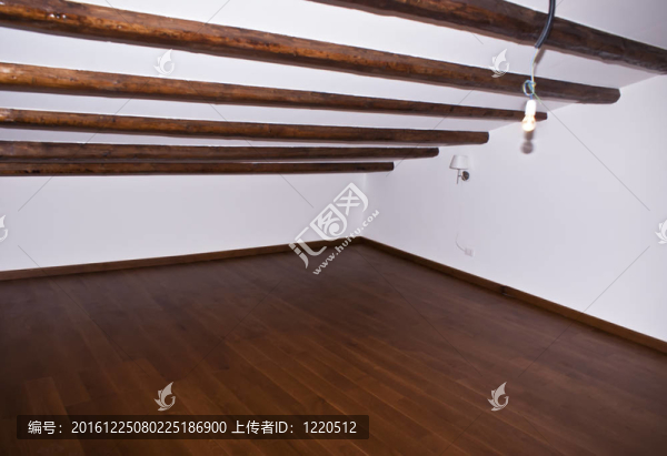 硬木地板的房間
