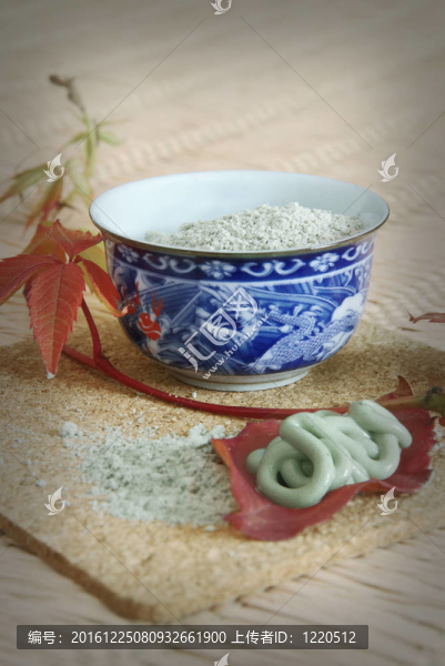對(duì)cosmeticology粘土粉在陶瓷杯