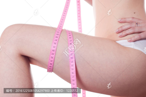 和諧女生量臀圍