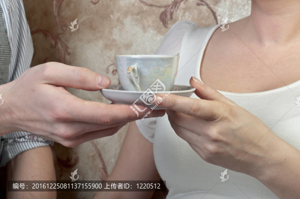 咖啡在床上