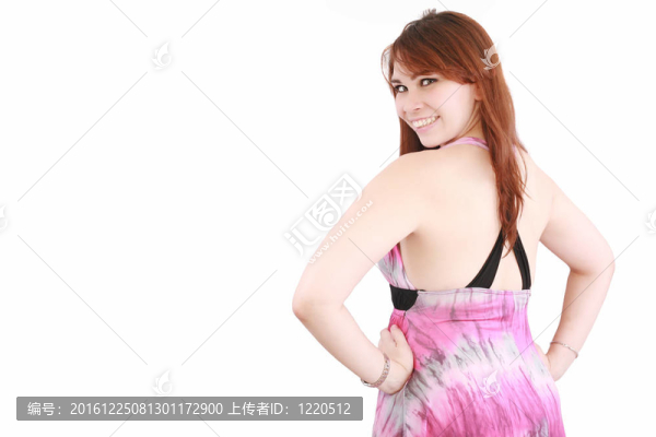 穿著晚禮服的迷人女人；穿著開(kāi)放的晚禮服的年輕女子；穿著性感長(zhǎng)袍的拉丁美洲女孩；在白色背景上