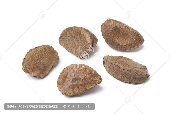 新鮮的巴西堅果