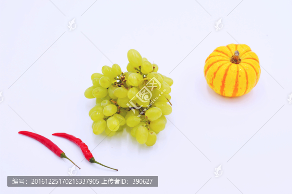 白色背景上的蔬菜水果
