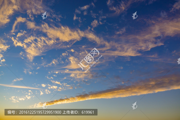 天空晚霞
