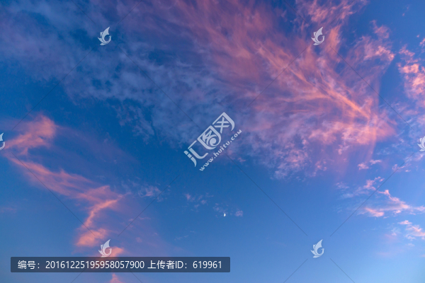 天空晚霞