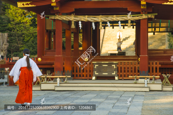 神社神女