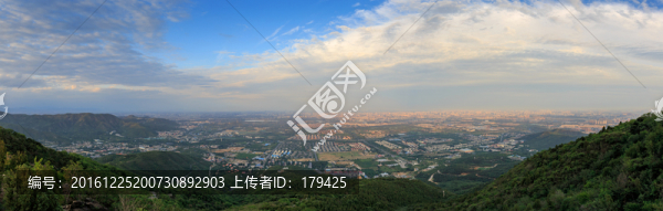 西山遠(yuǎn)眺北京城西城區(qū)