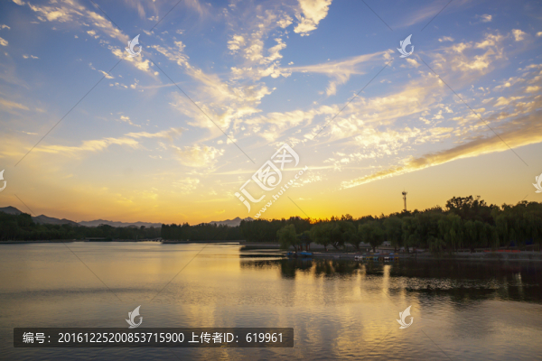 天空晚霞
