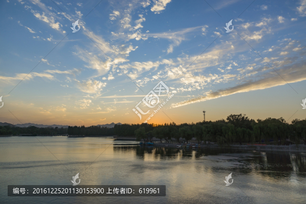 天空晚霞