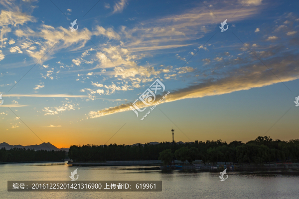 天空晚霞