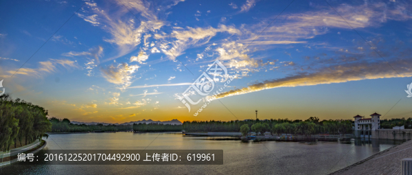 天空晚霞