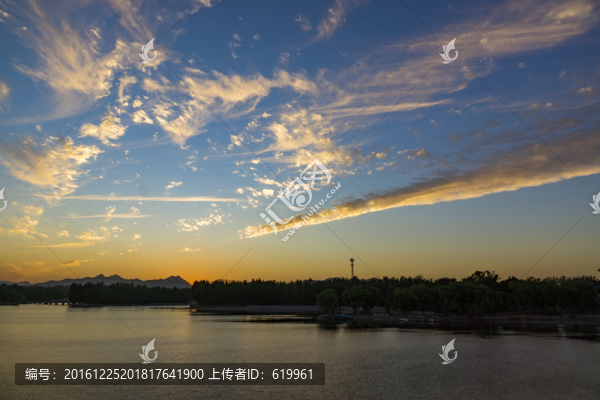 天空晚霞