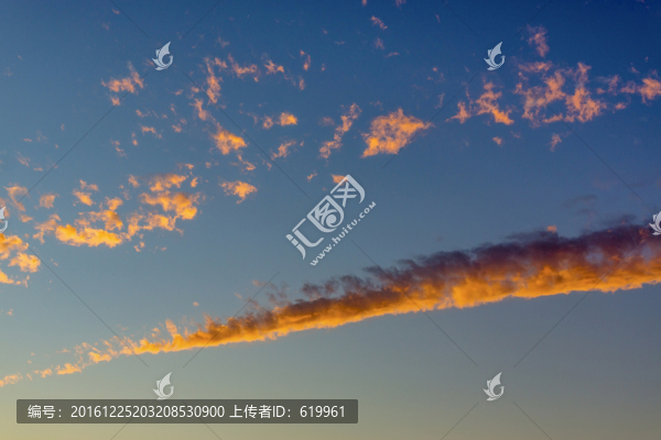 晚霞天空,火燒云